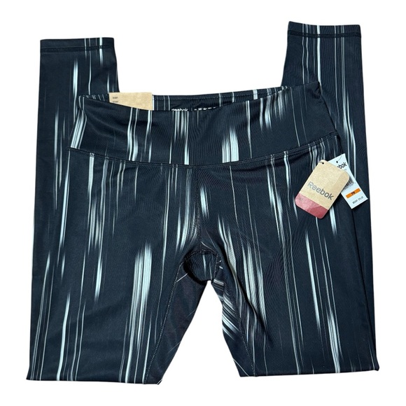 Reebok Pants - NWT Reebok Size Medium Petite Skinny Sport Leggings Yoga Pants